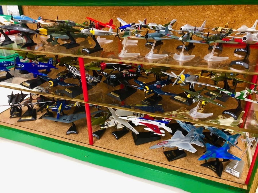 魅力的！】戦闘機のコレクションケースセットが買取入荷致しまし