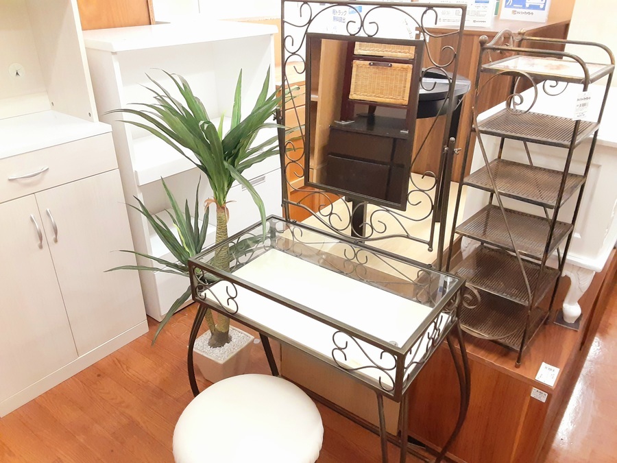 アンティーク調】 B-COMPANY（ビーカンパニー）アイアンドレッサー