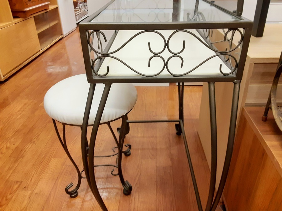 【美品】アンティークドレッサー（ビーカンパニー） ドレッサー 美品 美品】アンティークドレッサー（ビーカンパニー