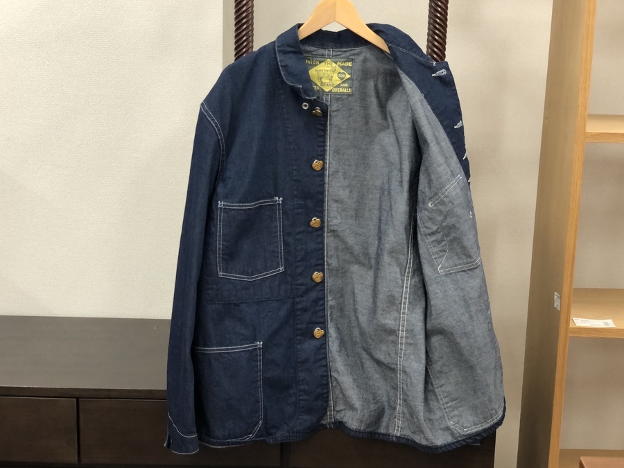金のハート型ボタンが魅力的！TCB JEANSのデニムジャケットが