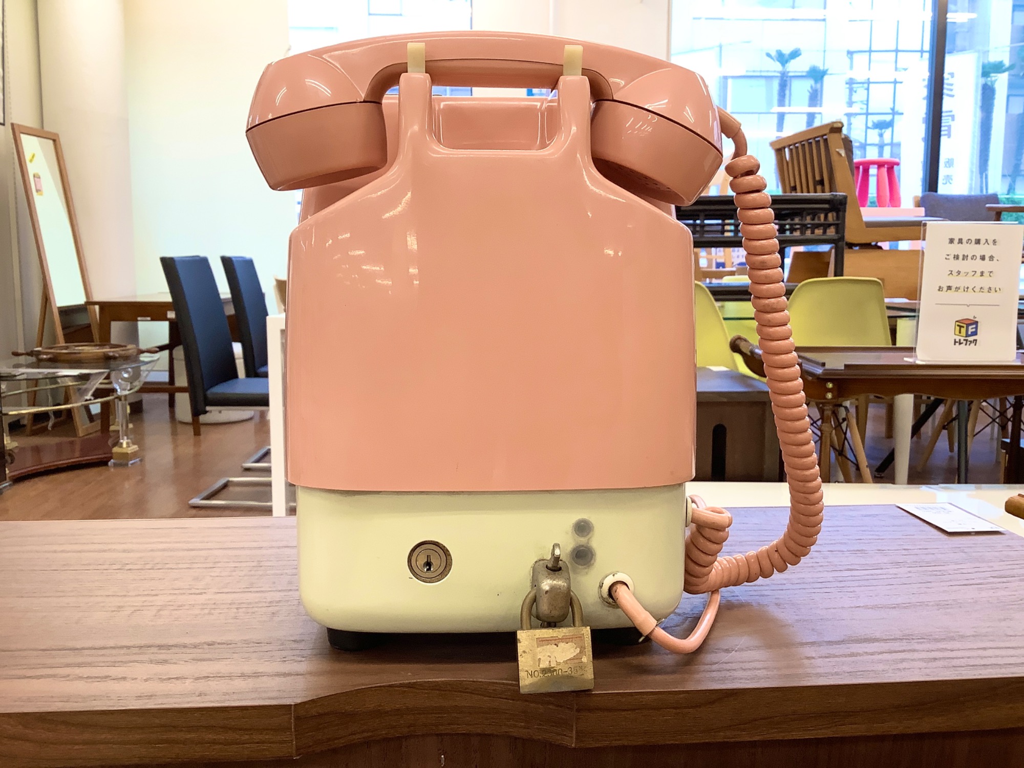 レトロ雑貨 田村電機製作所 ピンク公衆電話 買取致しました！！｜2023