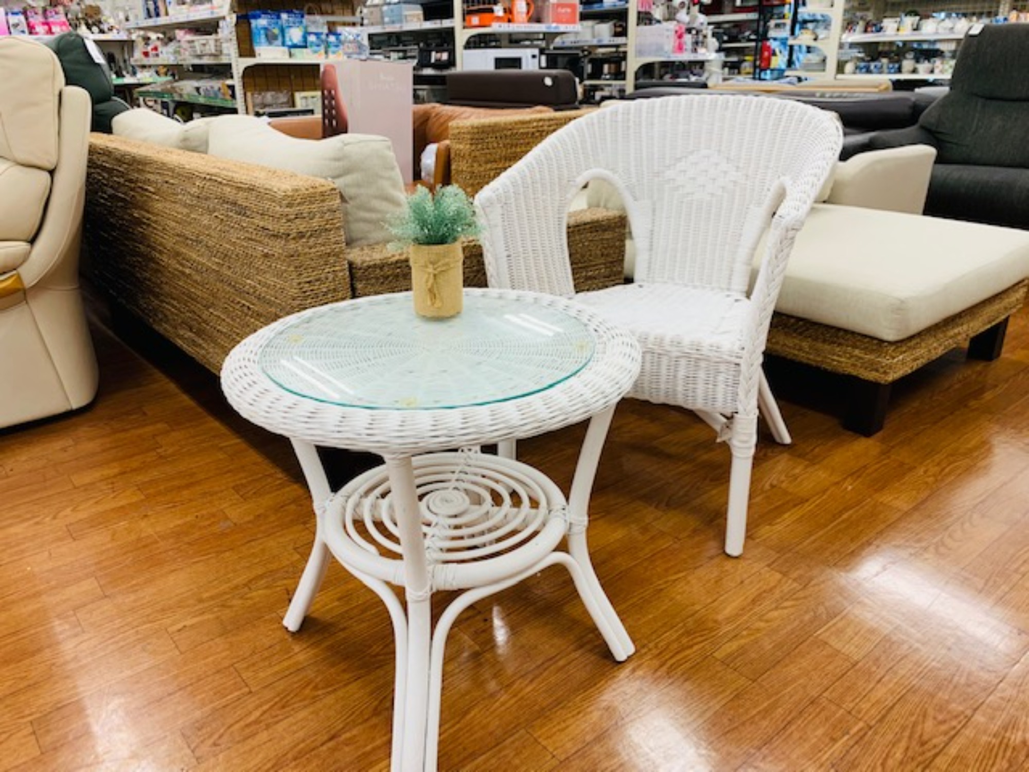 引取限定！ニトリ ホワイトラタンチェア テーブルセット