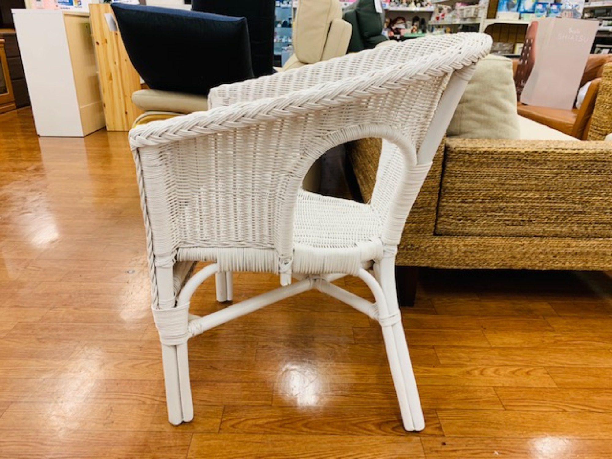 引取限定！ニトリ ホワイトラタンチェア テーブルセット 引取限定！ニトリ ホワイトラタンチェア テーブルセット