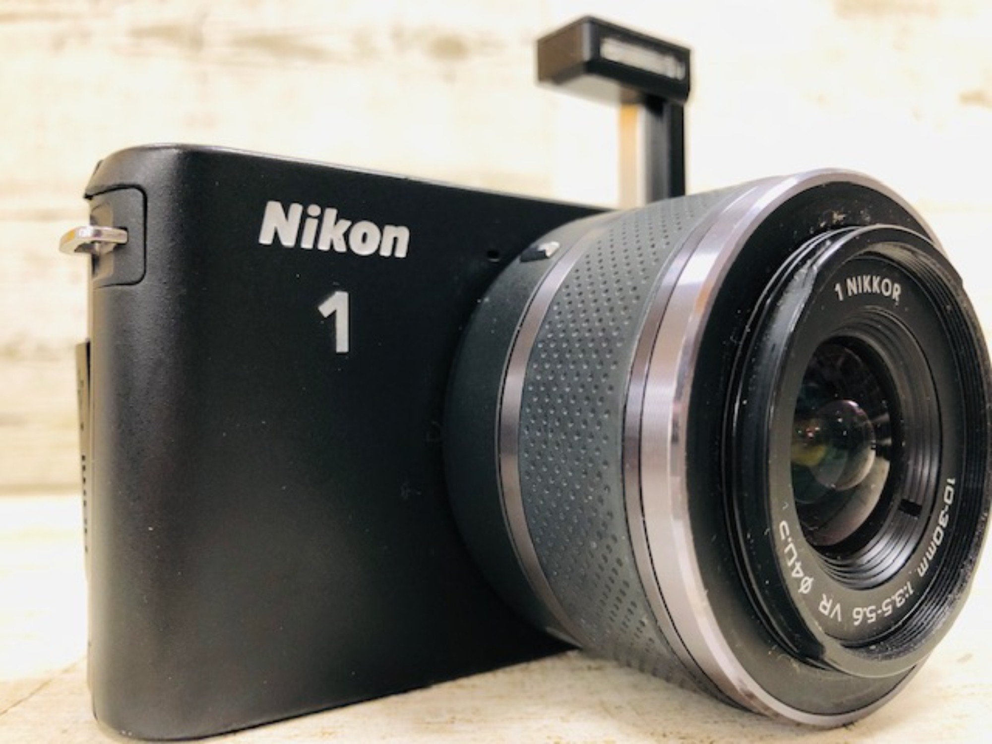NIKON（ニコン）D33697 ミラーレス一眼カメラ を入荷致しました