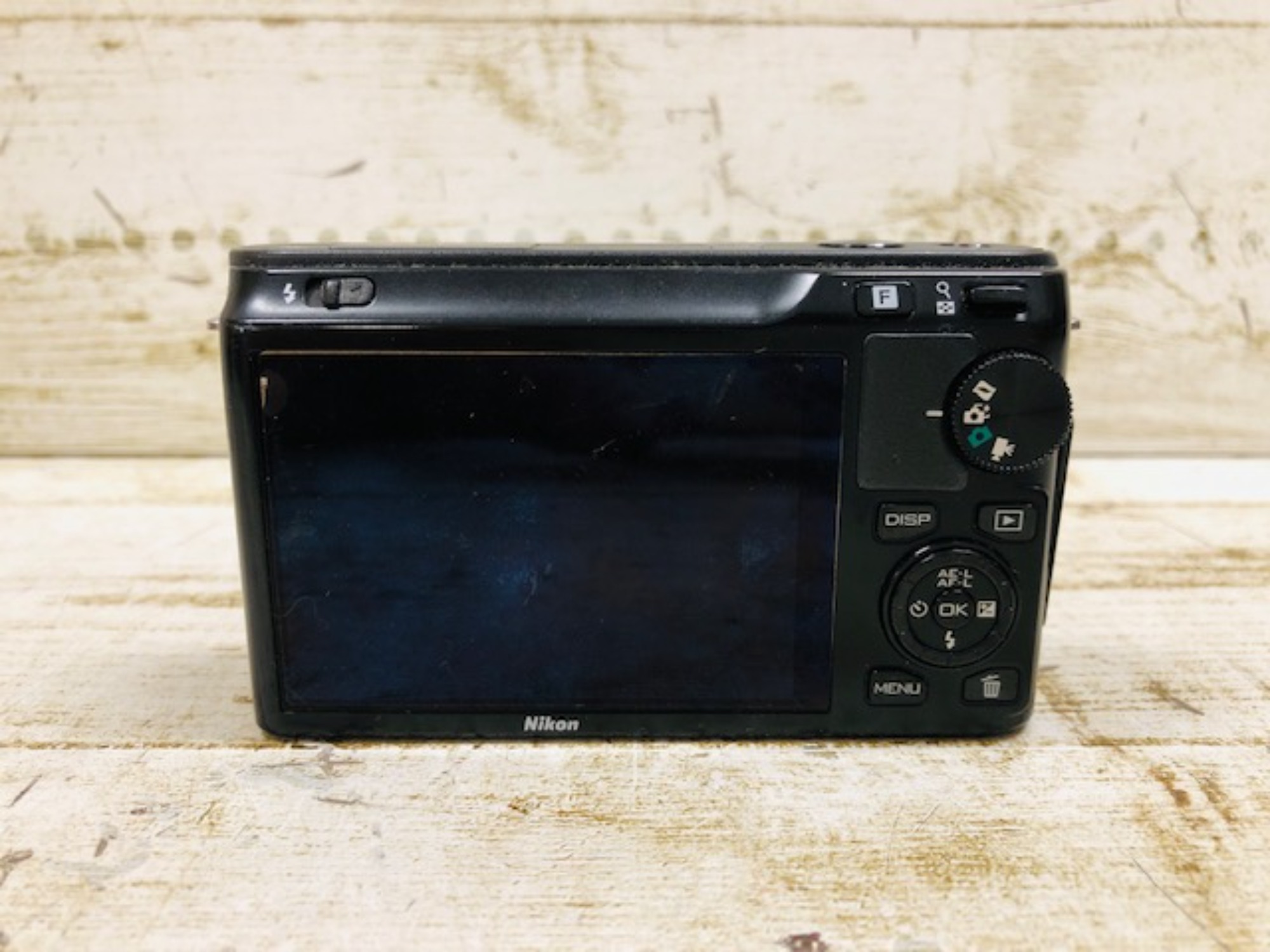 NIKON（ニコン）D33697 ミラーレス一眼カメラ を入荷致しました