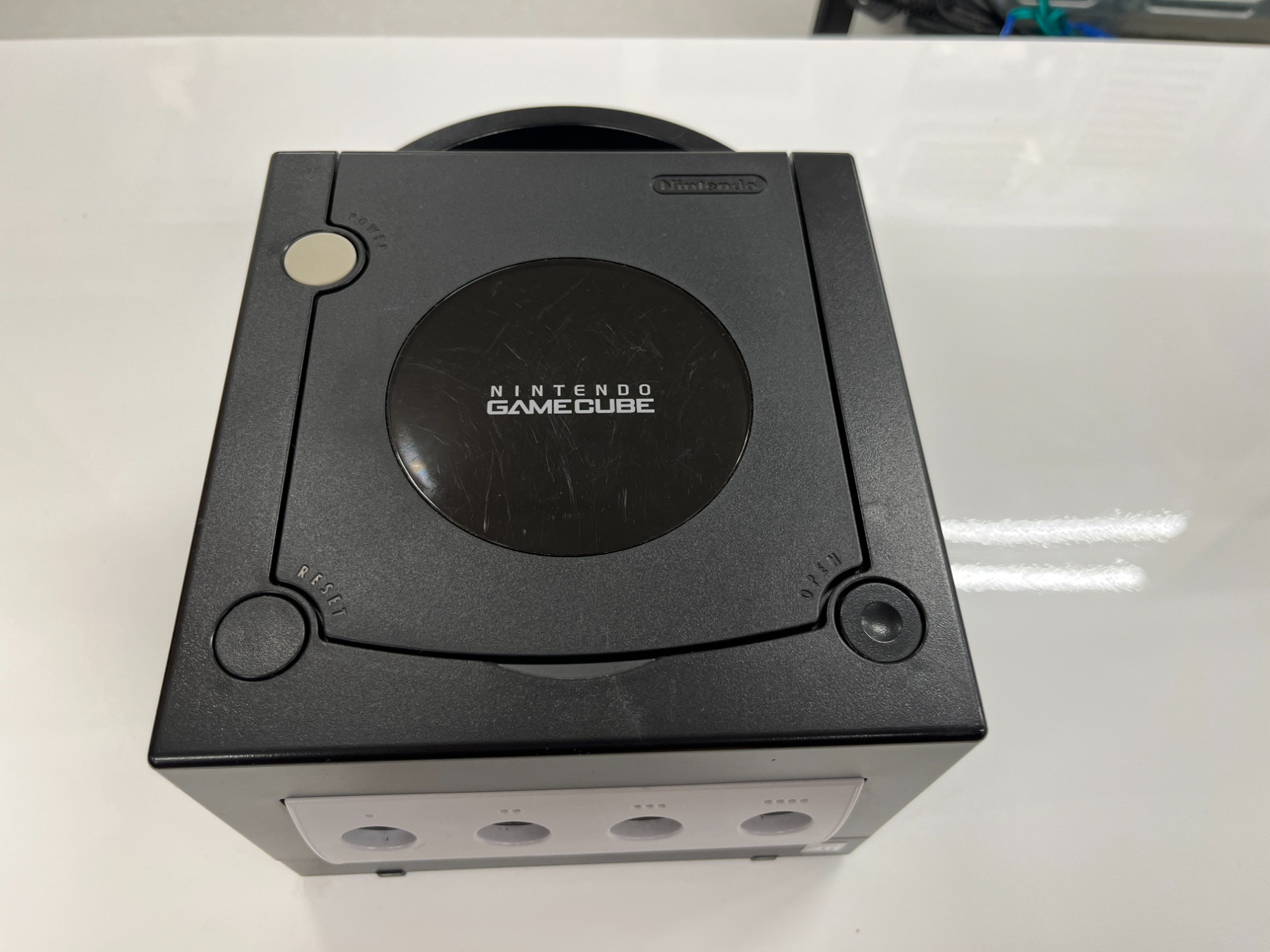 懐かしのゲーム機！ニンテンドーのGAME CUBE(ゲームキューブ)が