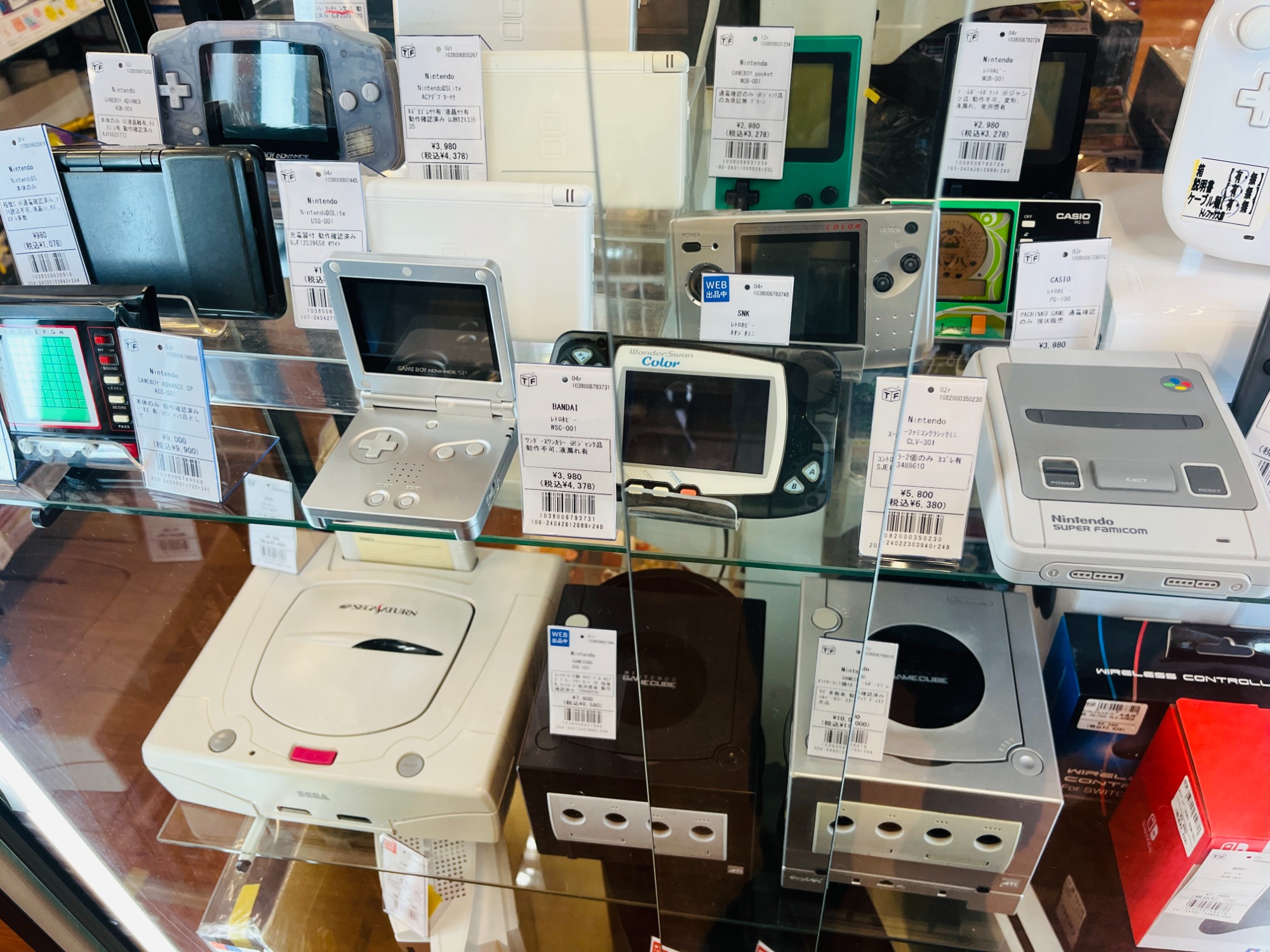 当店のゲーム売場のご紹介をします！レトロゲームは買取強化中