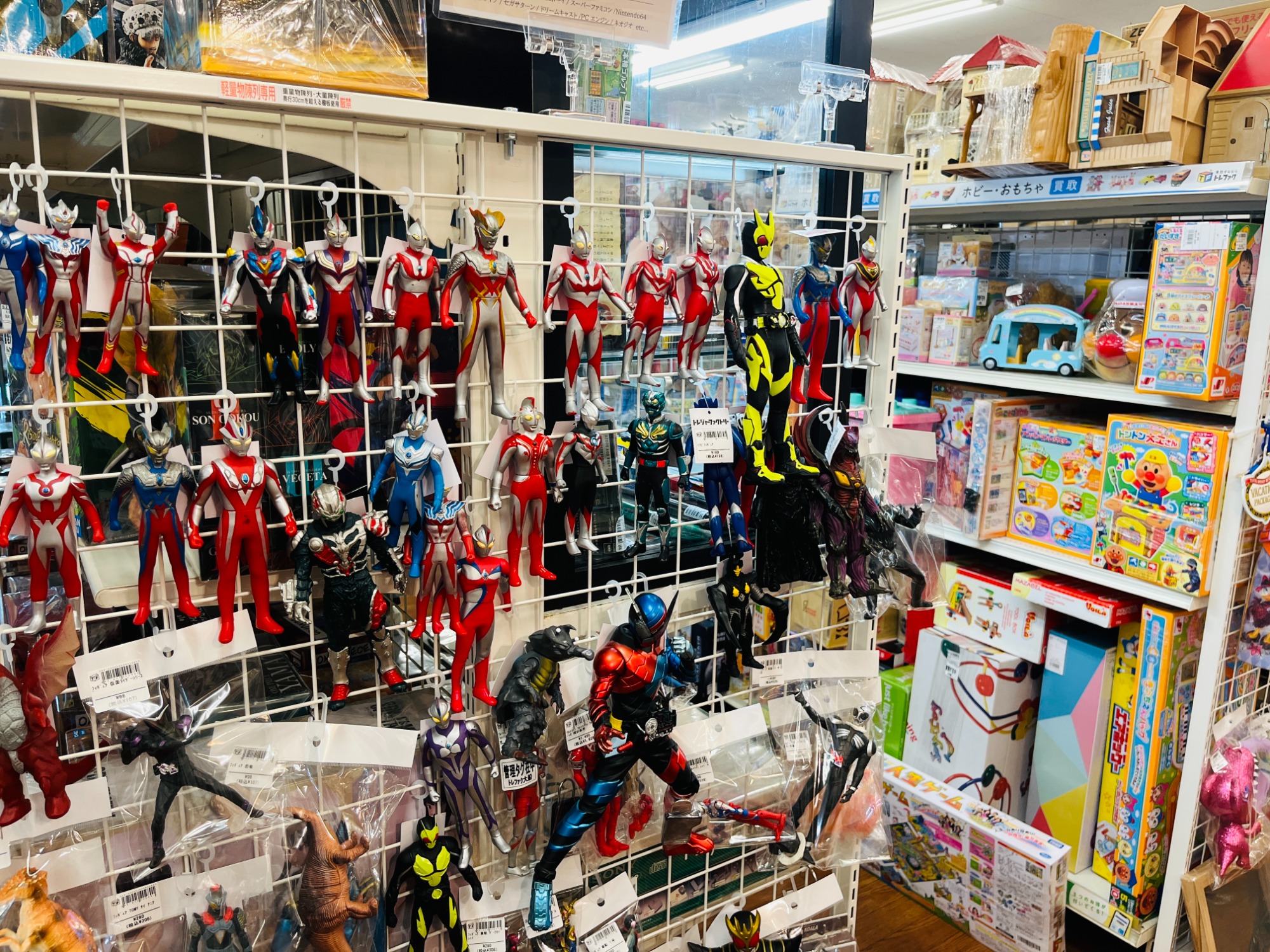 当店のゲーム売場のご紹介をします！レトロゲームは買取強化中です