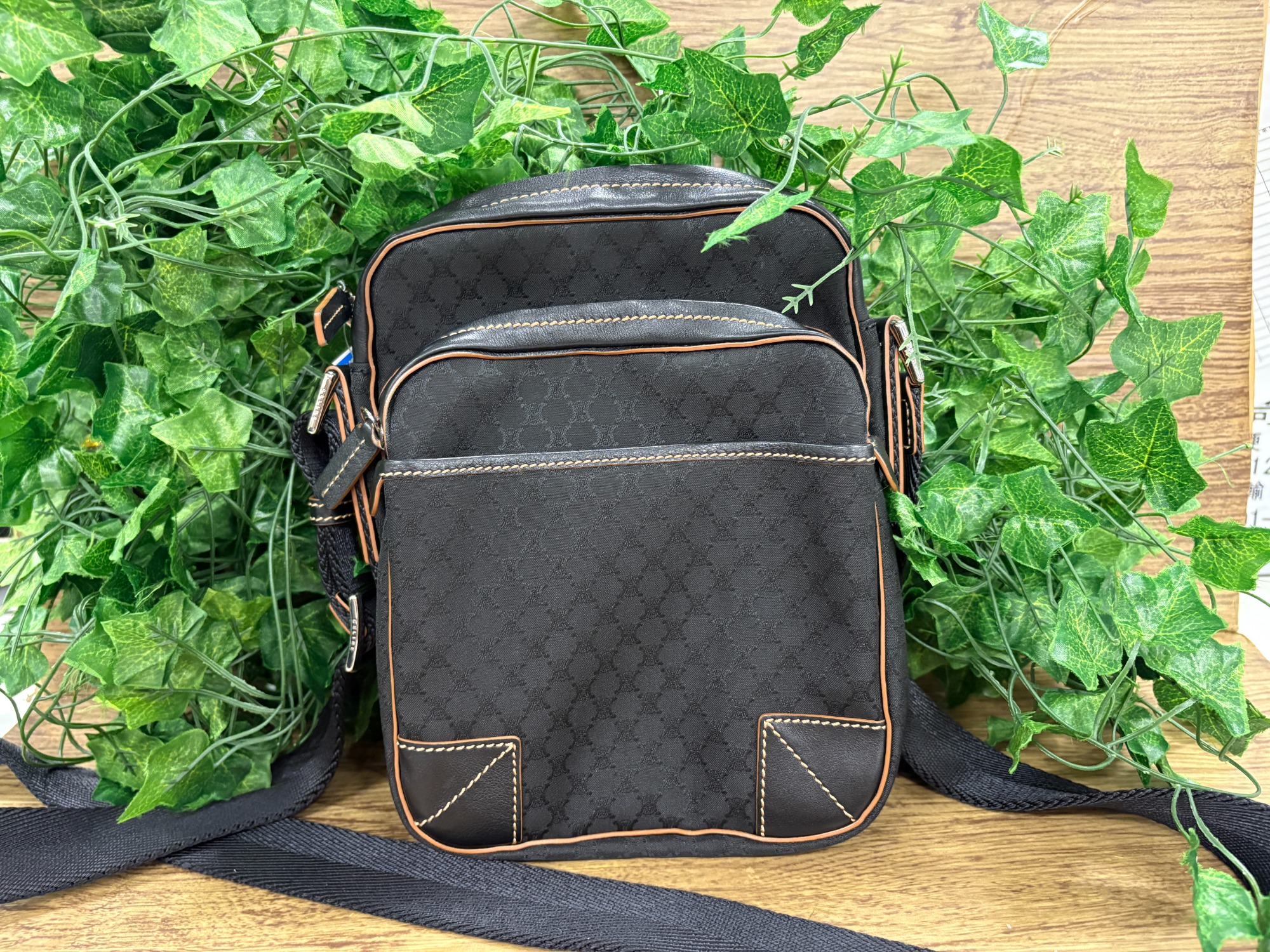 美品 セリーヌ CELINE 黒マカダム ショルダーバッグ メッセンジャー