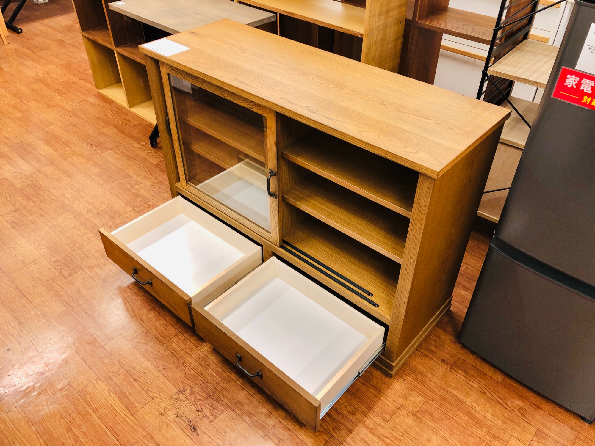 journal standard Furniture(ジャーナルスタンダードファニチャー)のDREUX(ドリュー) スモールキャビネット。古木の風合いを生かしたコンパクトな収納は西海岸スタイルなどに♪  - kokoelma -ココエルマ- 雑貨・中古家具・北欧家具・アンティーク家具の通販 インテリア 