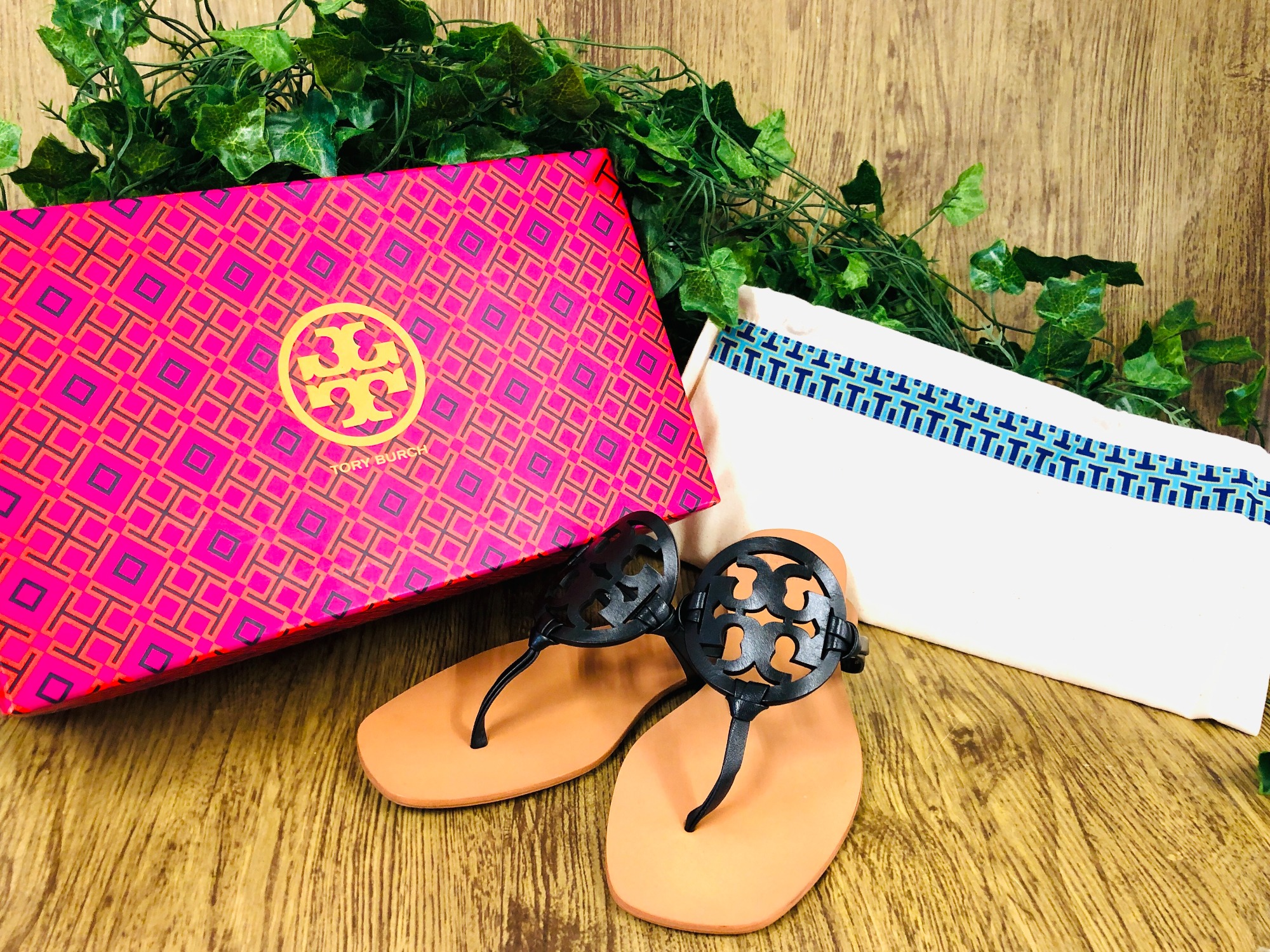 ミラー ウェッジサンダル: レディース サンダル | Tory Burch JP