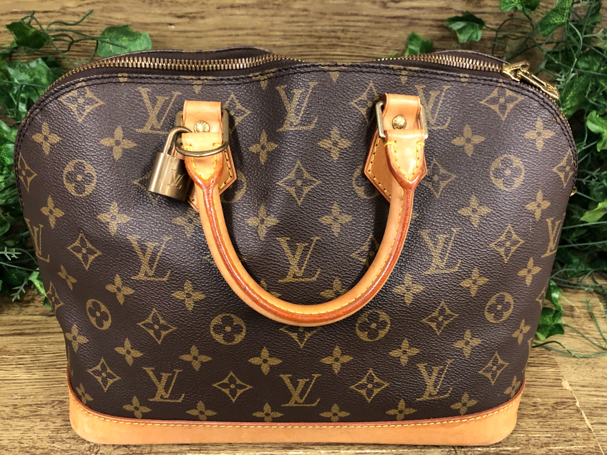 LOUIS VUITTONのハンドバッグ（モノグラム）が買取入荷致しました