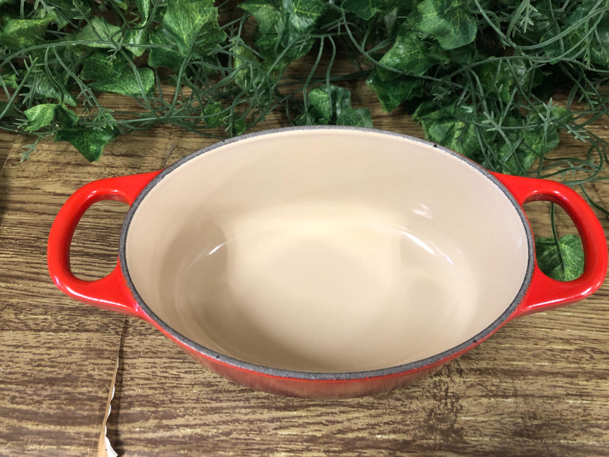 LE CREUSET(ルクルーゼ） の両手鍋とテリーヌ型容器が 買取入荷しま