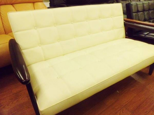 特選家具のカリモク