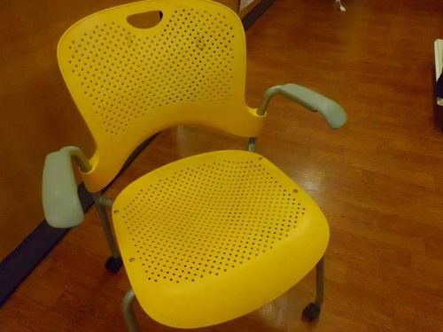 特選家具のハーマンミラー