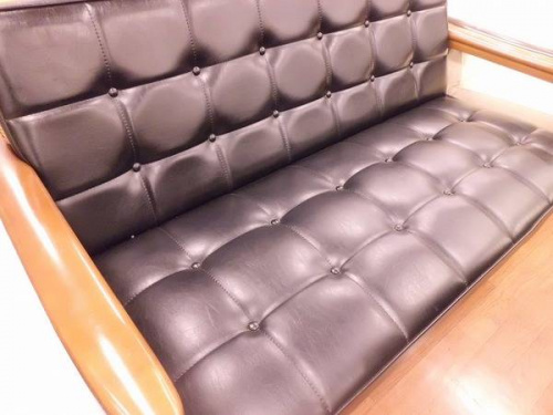 特選家具のカリモク