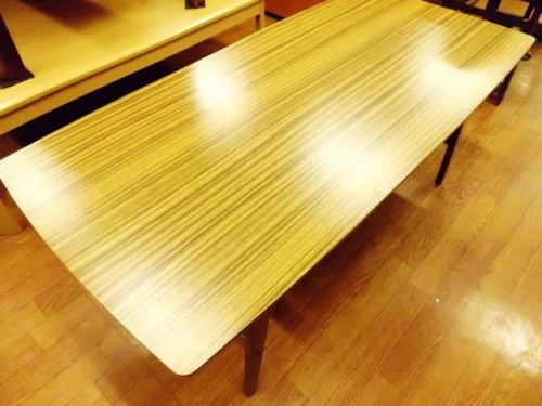 家具・インテリアのリビングテーブル