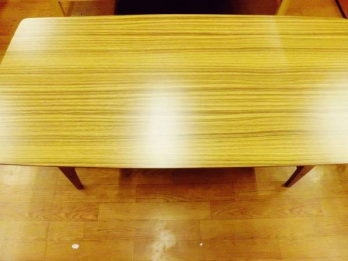 リビングテーブルのkarimoku