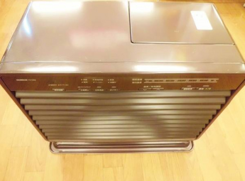 暖房器具のファンヒーター
