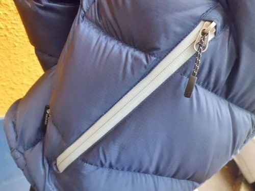 ダウンジャケットのRab