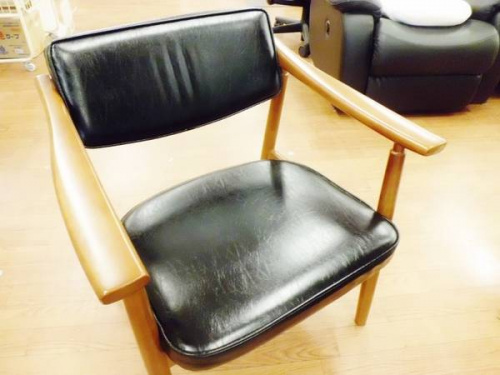 特選家具のカリモク