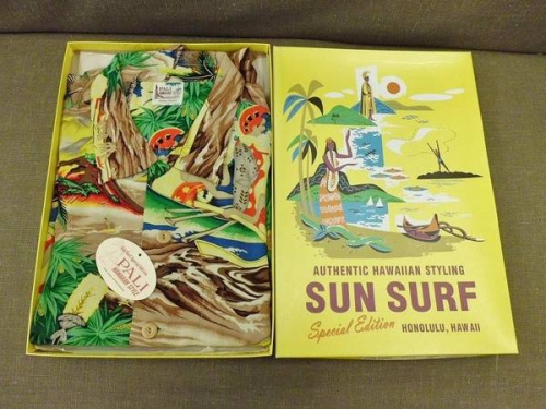 アロハシャツのSUNSURF