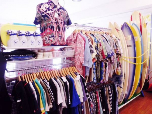 シーズンスポーツのサーフィン