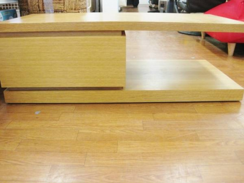 リビングテーブルの大塚家具
