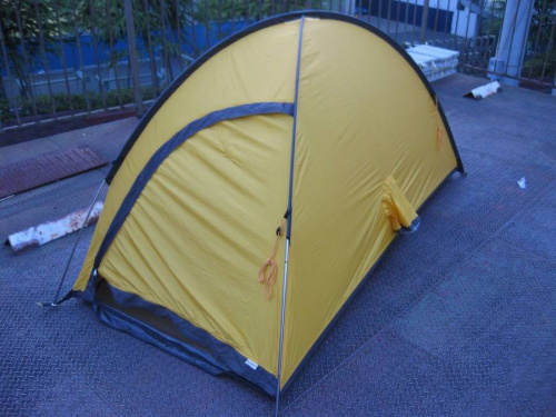 アウトドアのシェルター