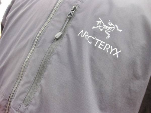 アウトドアウェアのジャケット