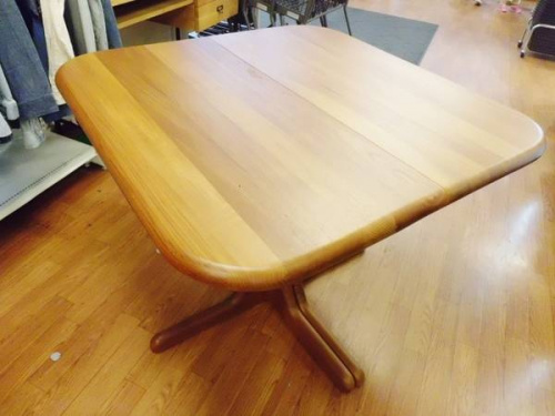 家具・インテリアのテーブル