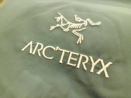 アウトドアのARC'TERYX
