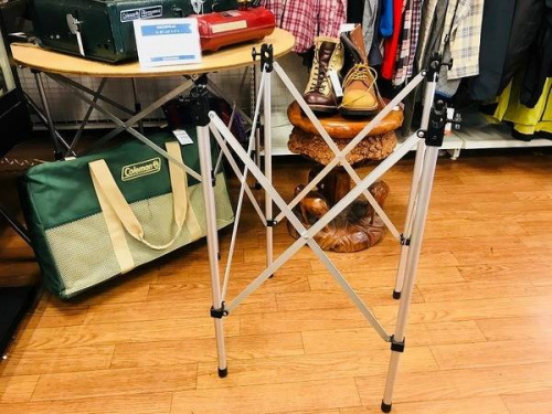 キャンプ用品のマルチスタンド