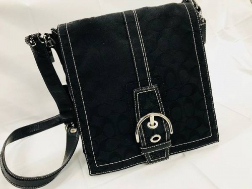 バッグのコーチ