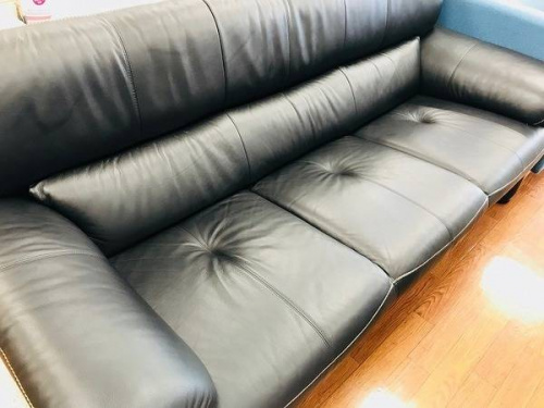 家具のソファ