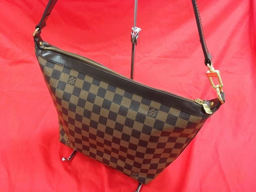 ブランド・ラグジュアリーのショルダーバッグ