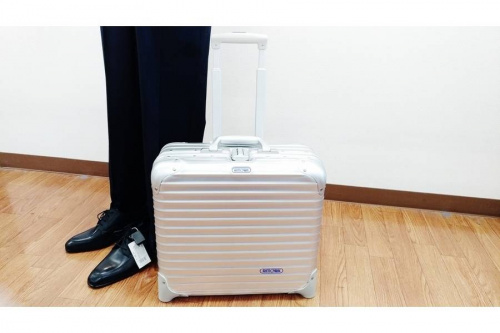 スーツケースのリモワ