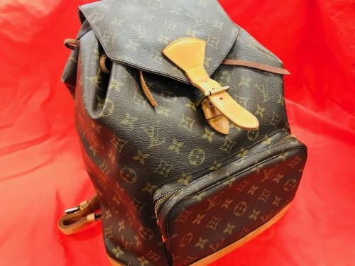 ブランド・ラグジュアリーのリュック