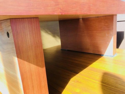 鎌倉 家具のテーブル