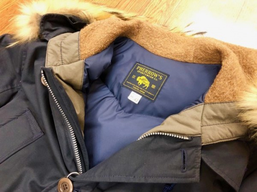 ジャケットのPHERROW’S