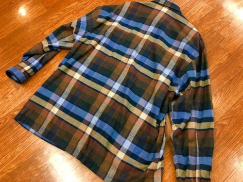 シャツのイートウツ