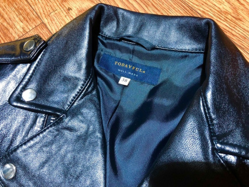 ジャケットのTODAYFUL
