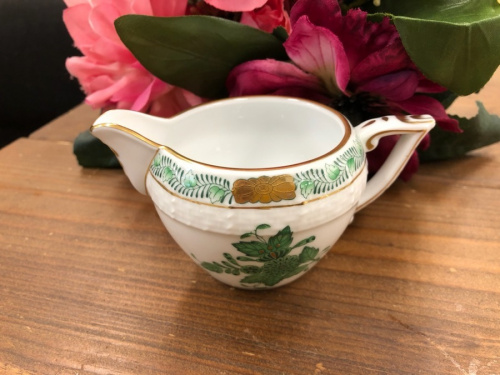中古　洋食器のカップ&ソーサー