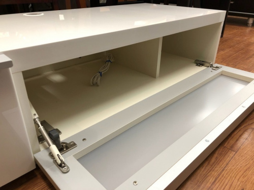 テレビボードの中古　家具