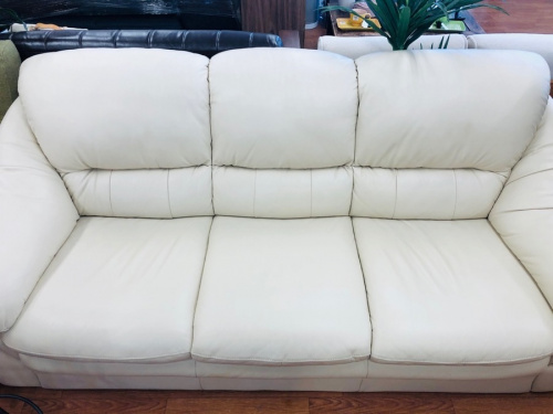 ２人掛けソファーの新生活　家具