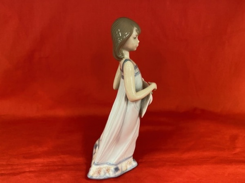 フィギュリンのお気に入りの麦わら帽子