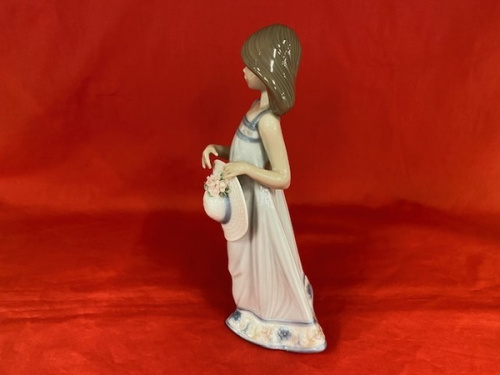 お気に入りの麦わら帽子のLLADRO リヤドロ
