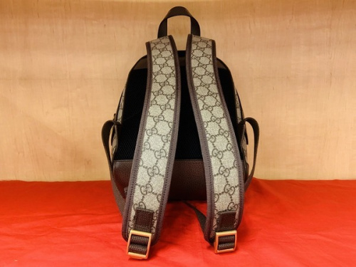 リュックのグッチアイテム名 :プリントGGキーケース ブランド名 :GUCCI シリーズ名 :GG 型番 :525040 カラー :ブラウン×ピンク 状態 :内部に若干のヨゴレ 付属 買取