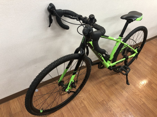 スポーツ用品の自転車