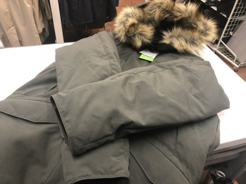 トップスのコート